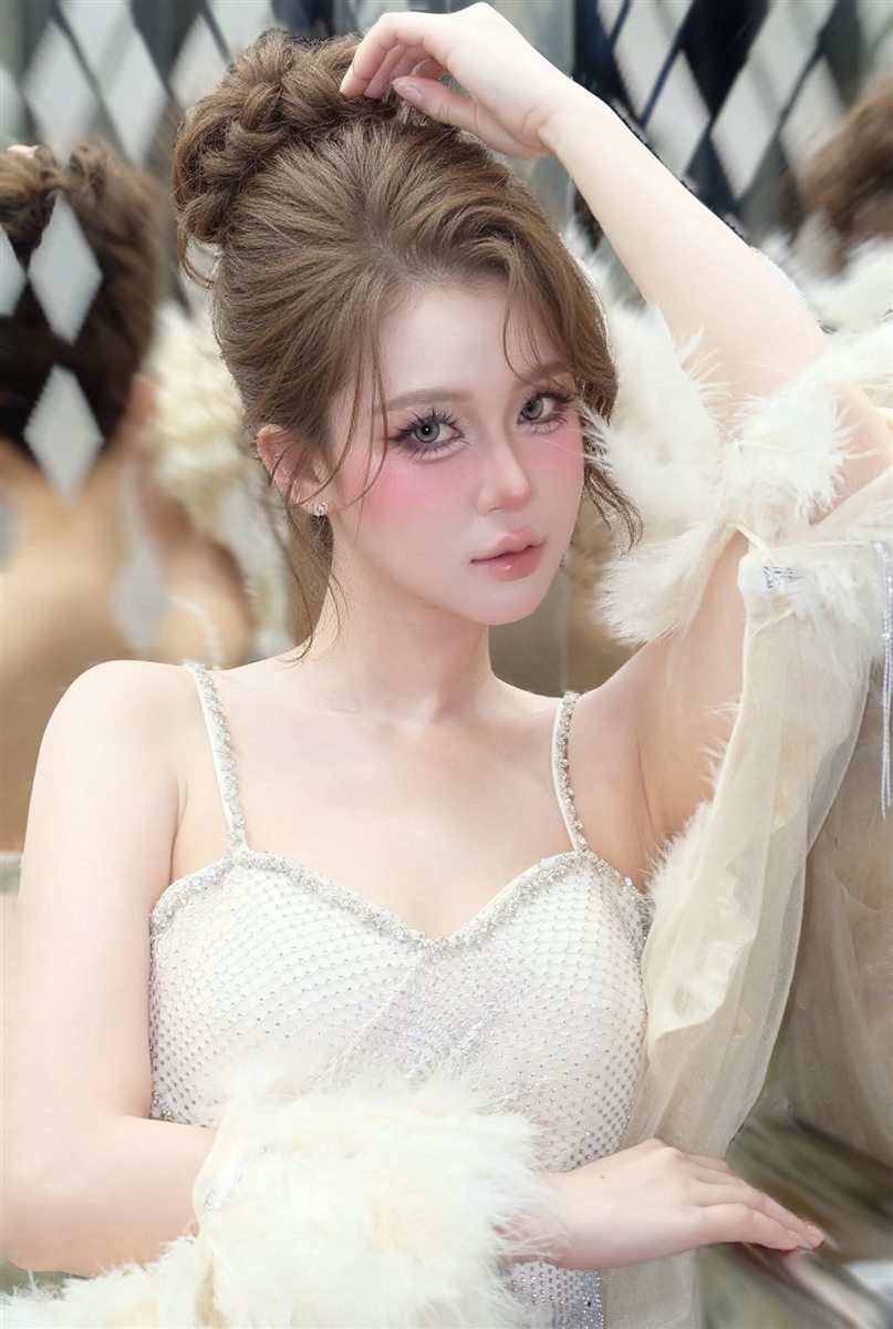 Make up Sự Kiện